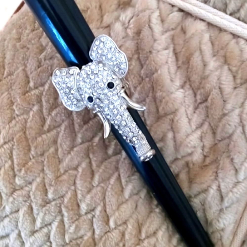 Large Elephant Rhinestone and Silver Bling Ring - Stretch - GORGEOUS